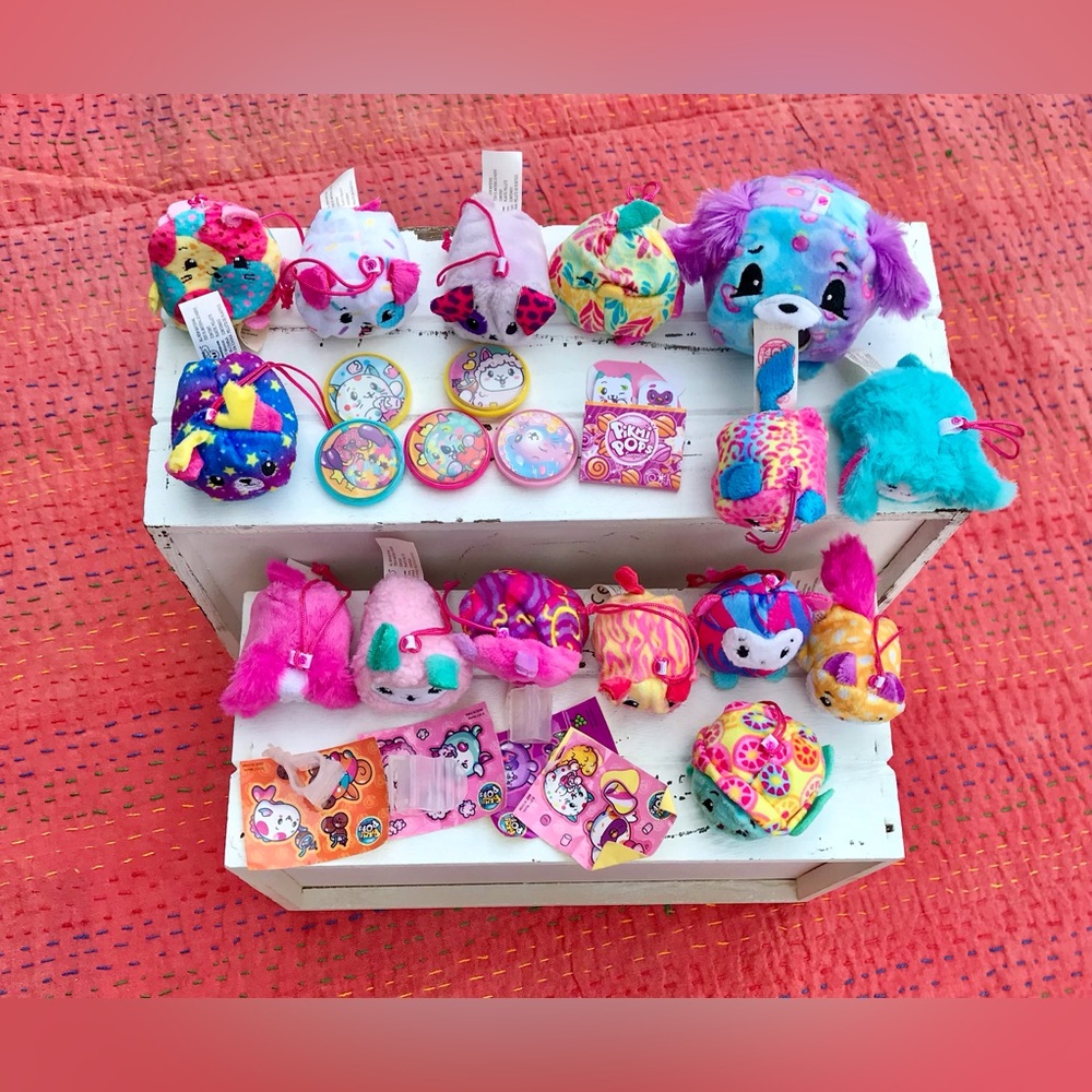 Lot PIKMI POPS Surprise Tiny Plush Stuffed Animals Glitter Ball Squish Stickers